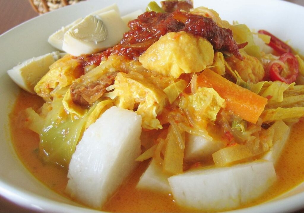 masakan lebaran ketupat sayur 